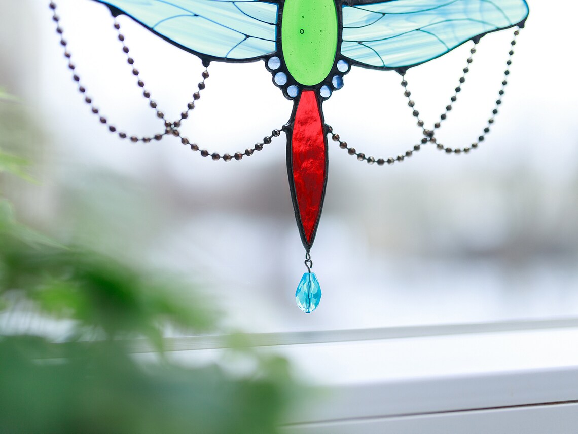 Stained Glass Dragonfly Suncatcher - Vibrant and Meaningful Decor
