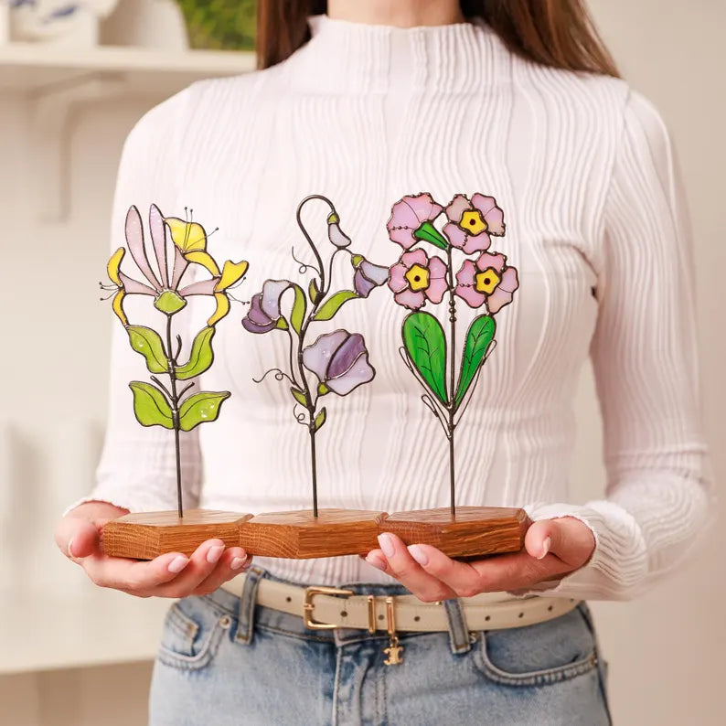 Stained Glass Sweet Pea Plant Stake (March Birth Flower)