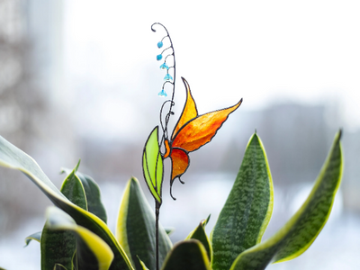Stained Glass Butterfly Suncatcher & Plant Stake - Versatile & Elegant Home and Garden Decor
