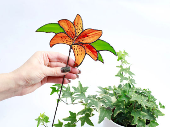 Stained Glass Blue Lily Plant Stake