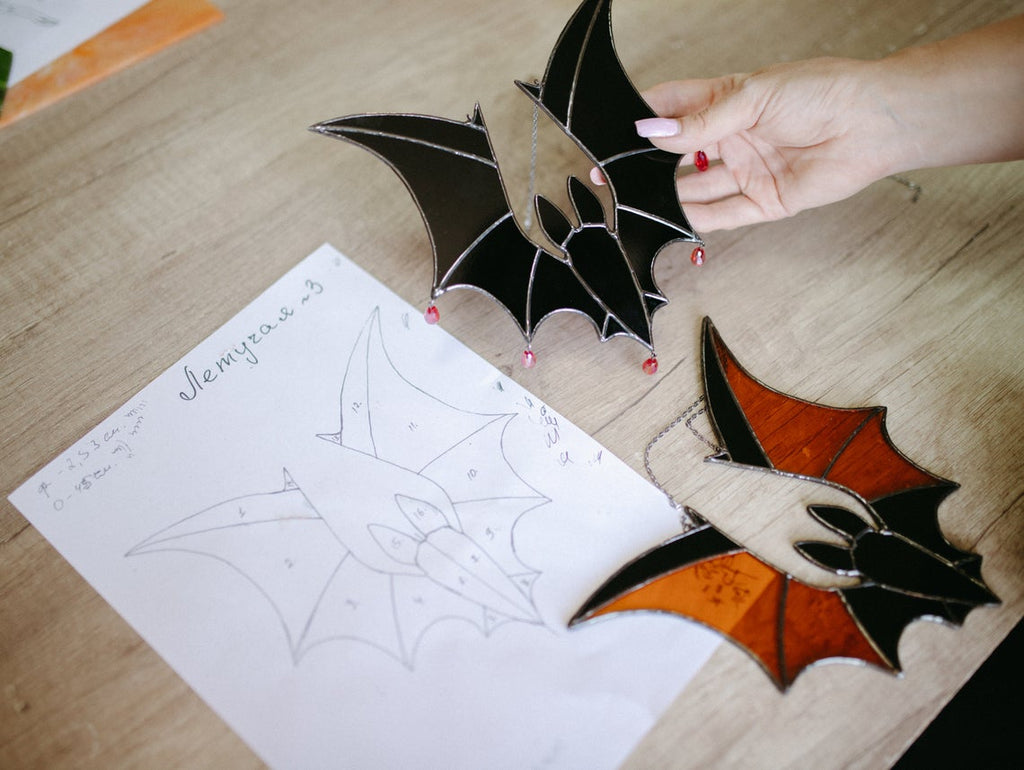 Halloween Stained Glass Bat Suncatcher - Spooky & Stylish Home Decor